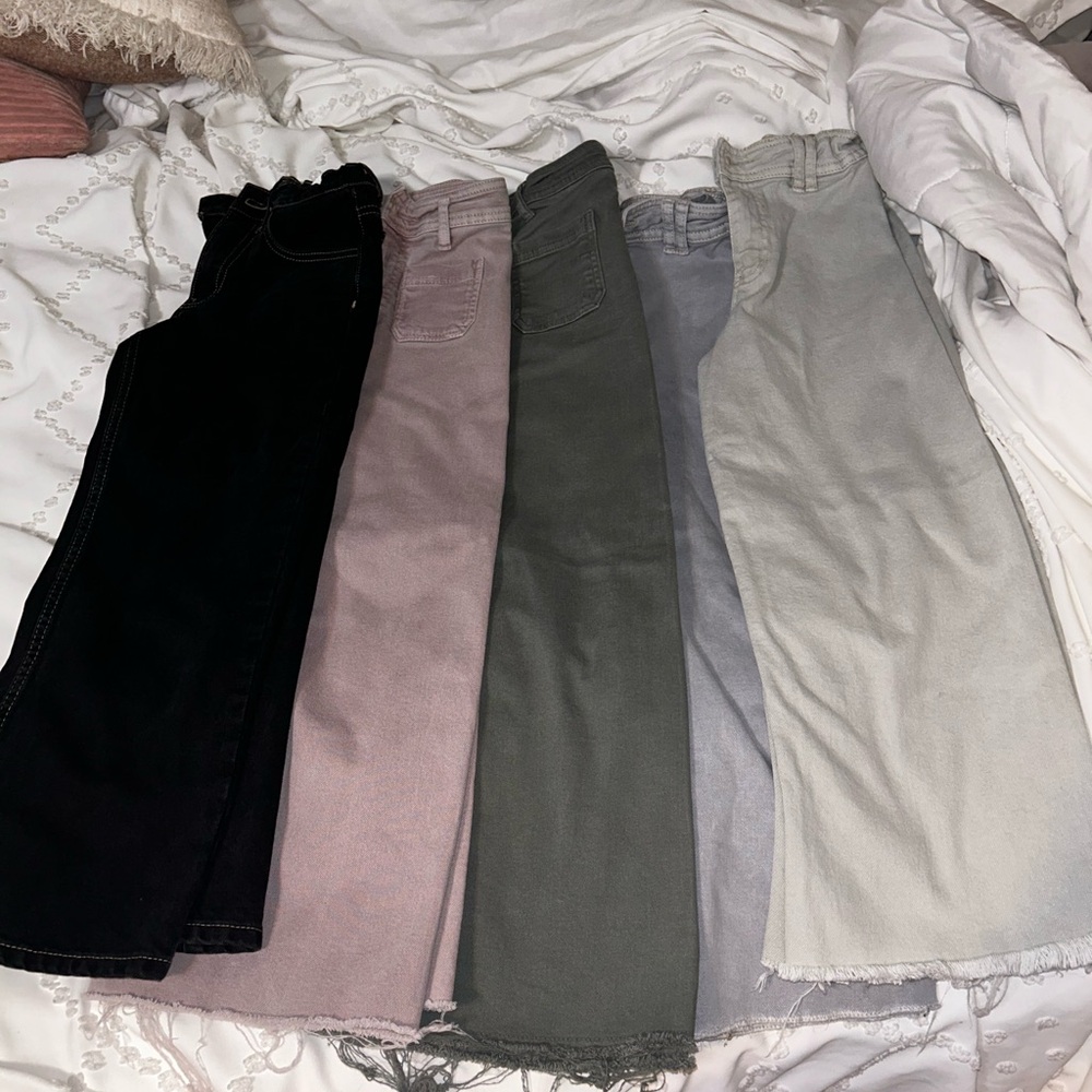 Girls Zara pants.